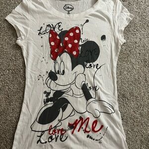 Disney White Short-Sleeve Minnie Mouse Graphic Tee with Red Polka Dot Bow Junior